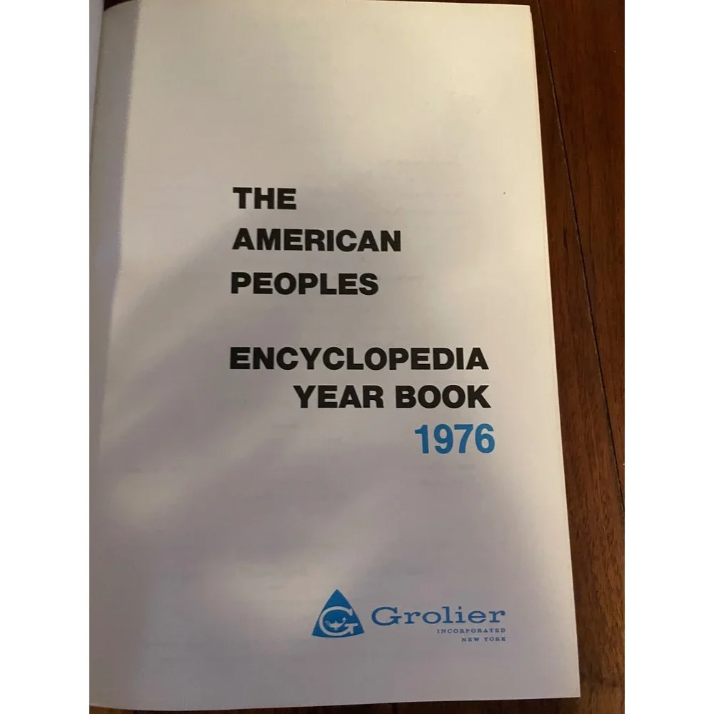 1976 American Peoples Encyclopedia Year Book Grolier Events 1975 Burgundy Gold